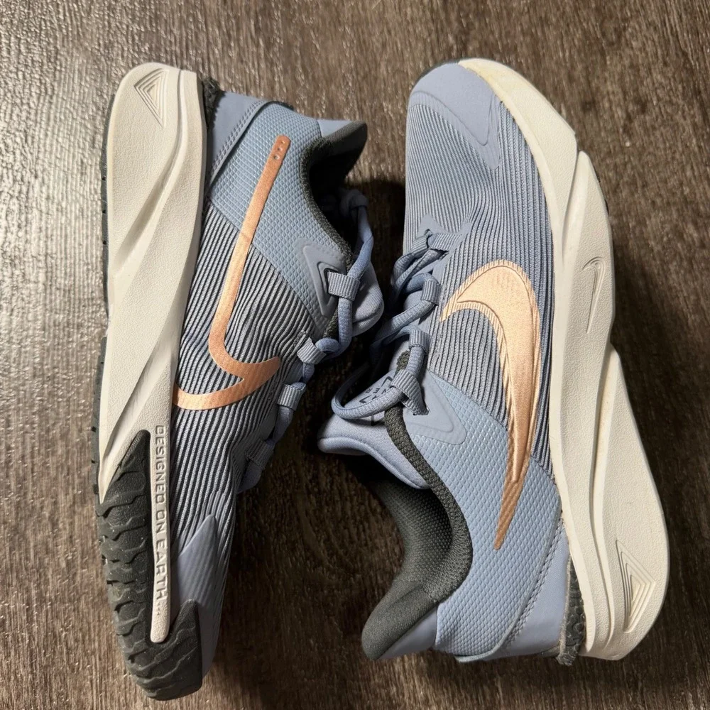 Nike Star Runner 4 Kids Size 5Y Blue Copper Running Shoes DX7615-405 Sneaker